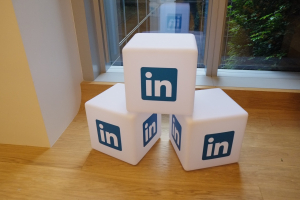 custom linkedin profile writing